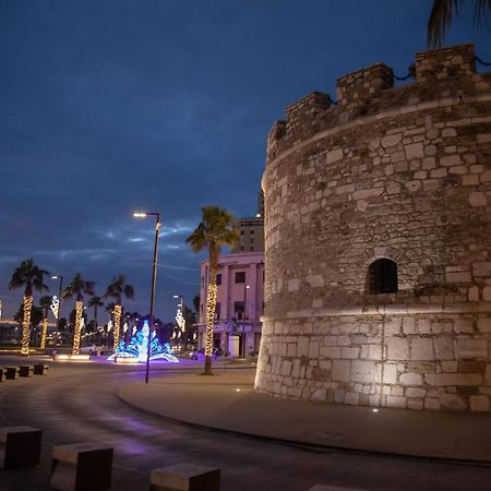 Super Apartment In The Ancient Roman Amphitheater Durres Exterior photo