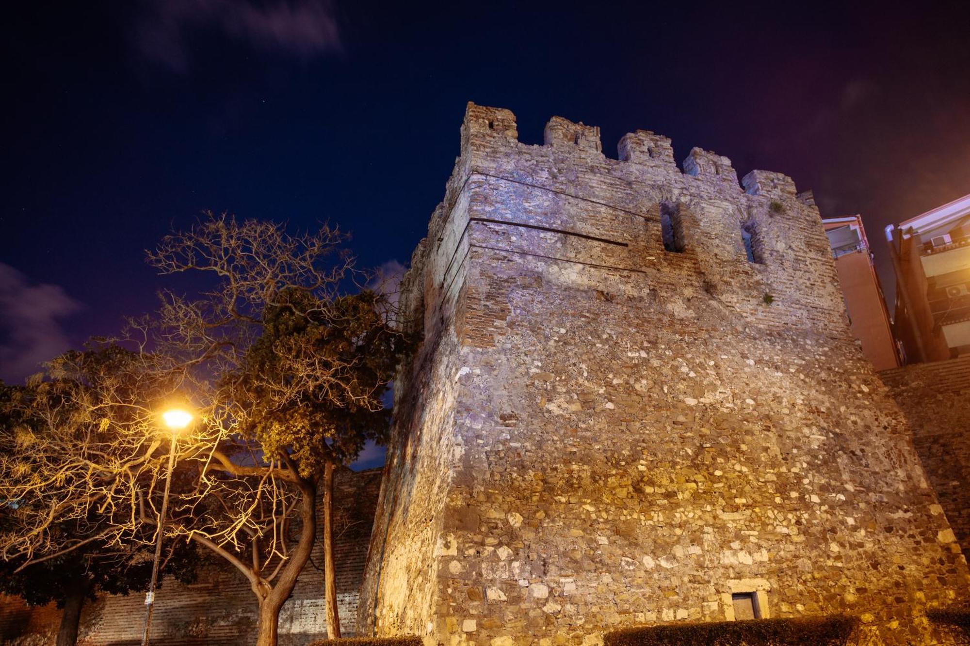 Super Apartment In The Ancient Roman Amphitheater Durres Exterior photo