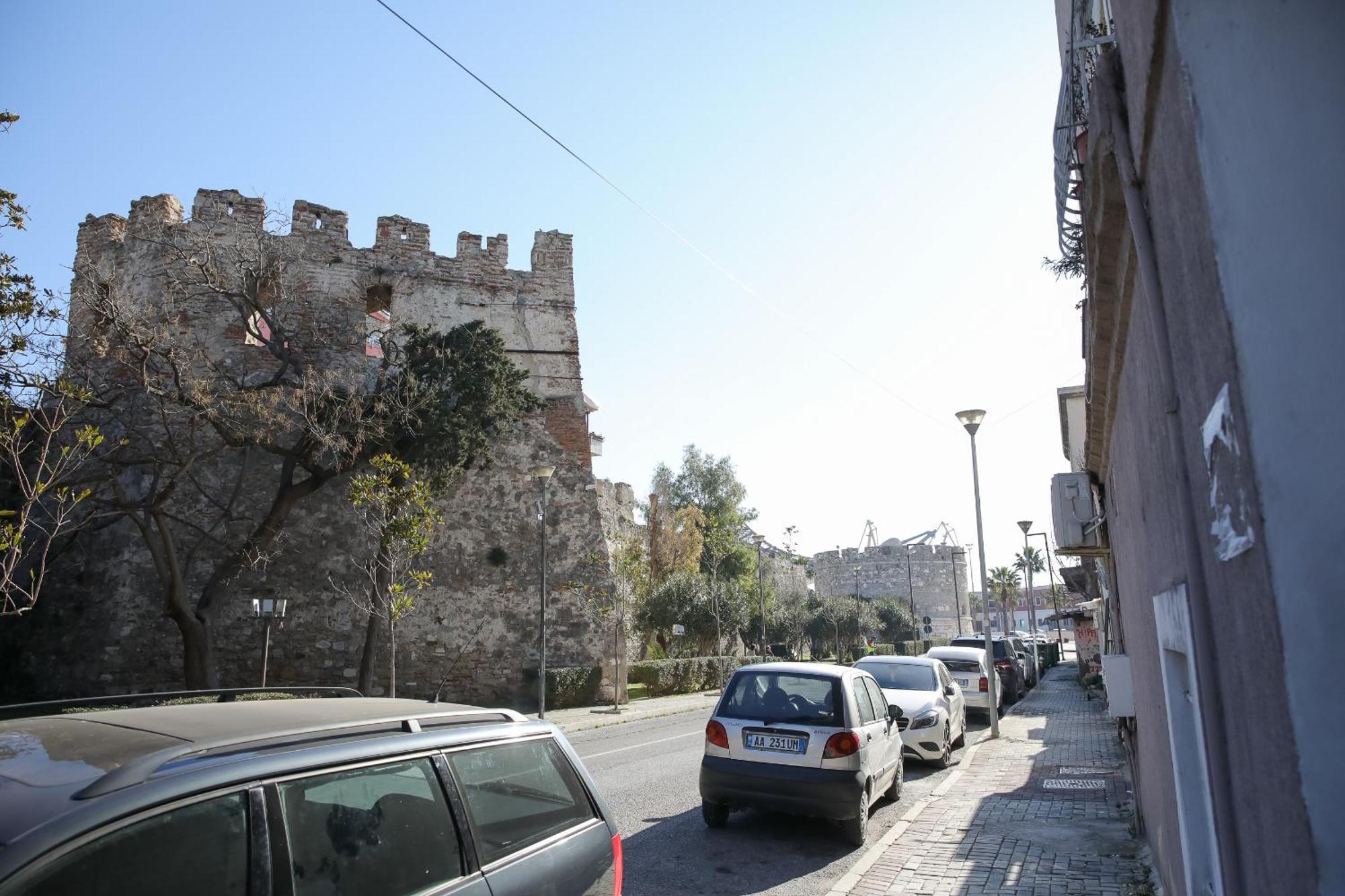 Super Apartment In The Ancient Roman Amphitheater Durres Exterior photo